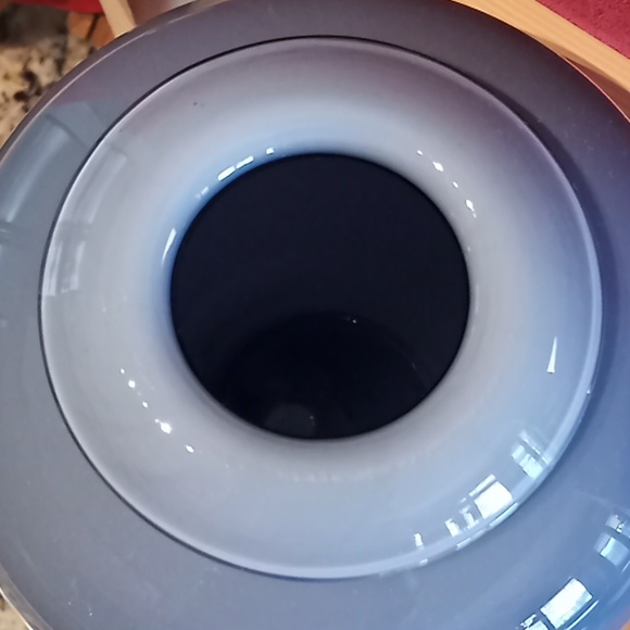 Vintage LARRY LASLO For MIKASA. Ombre Purple Glass Vase. Flawless Condition. - Picture 4 of 15